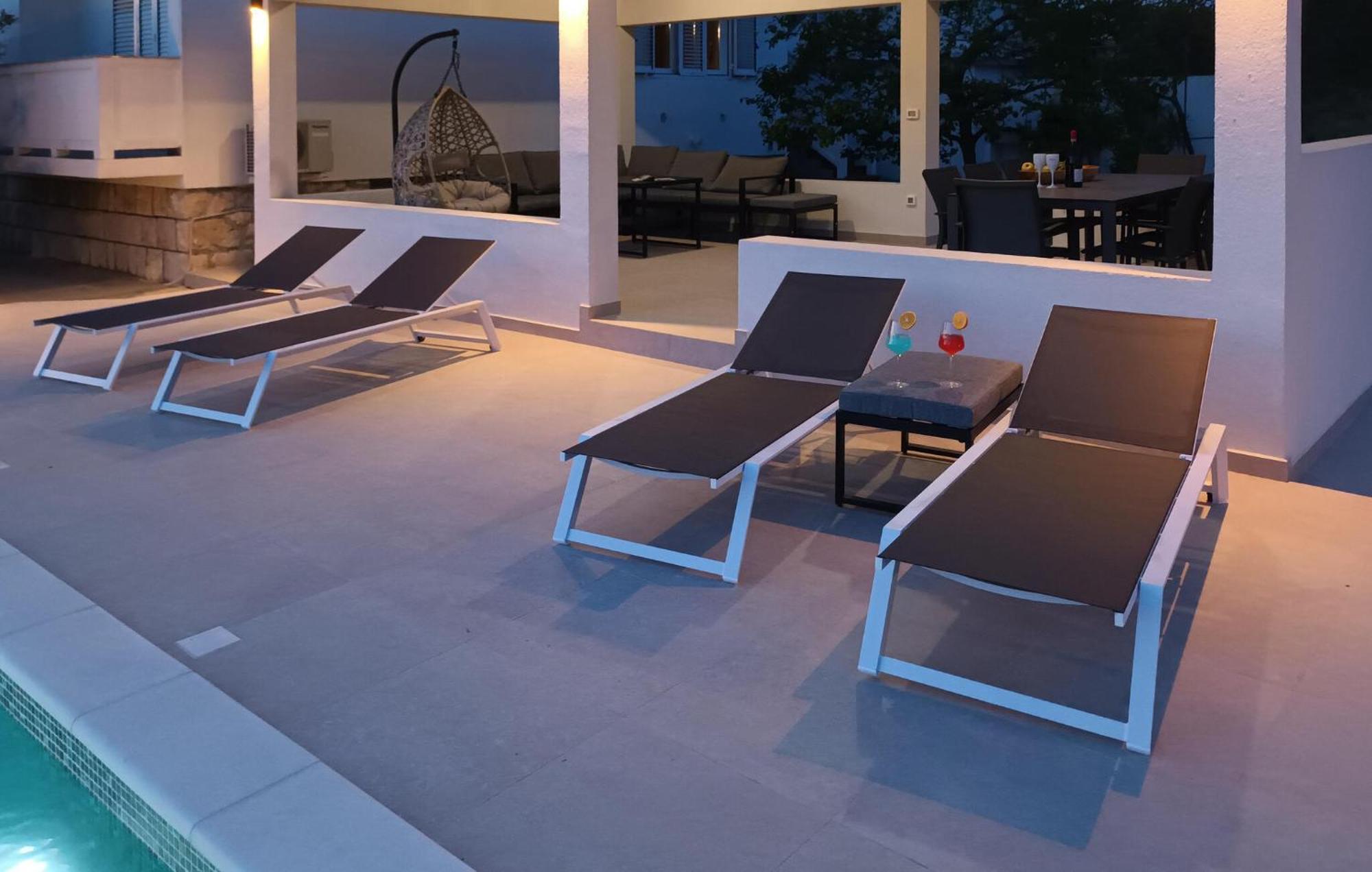 1 Bedroom Awesome Apartment In Kampor Exterior foto